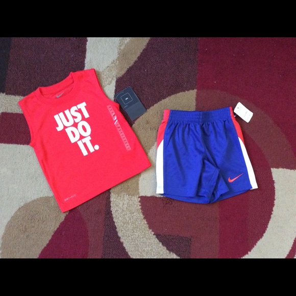 red nike shorts outfit